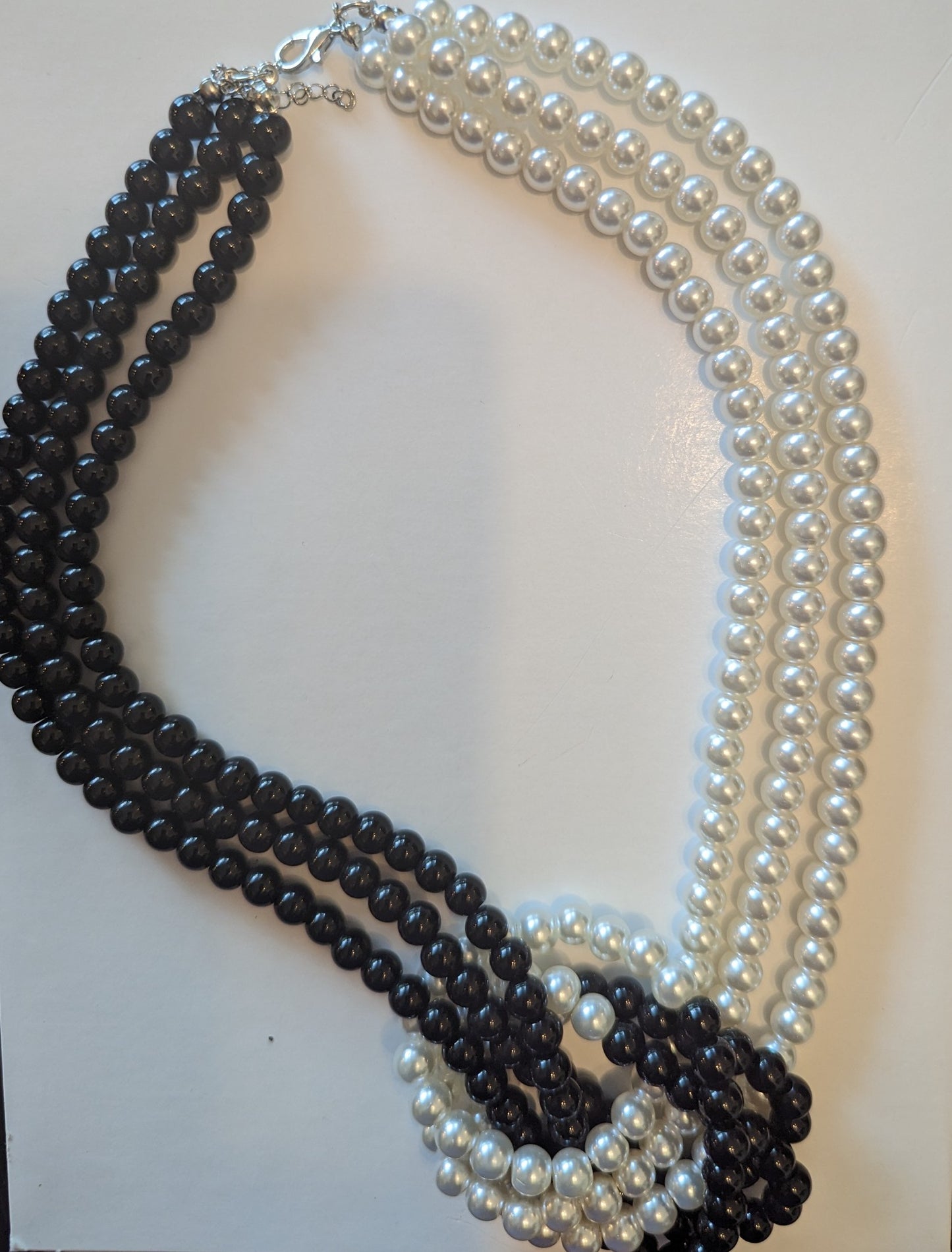 Black/White Pearl Necklace